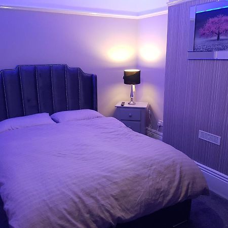 Highfields Living - All Rooms Ensuite- Free Wifi- Free Local Parking Шефилд Экстерьер фото