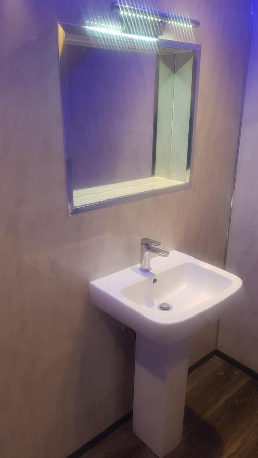 Highfields Living - All Rooms Ensuite- Free Wifi- Free Local Parking Шефилд Экстерьер фото