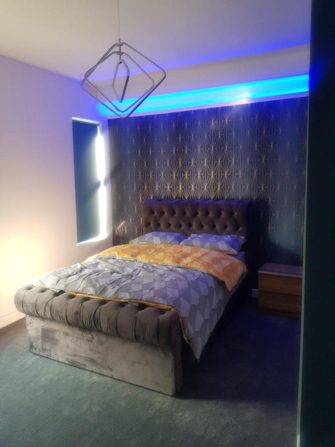 Highfields Living - All Rooms Ensuite- Free Wifi- Free Local Parking Шефилд Экстерьер фото
