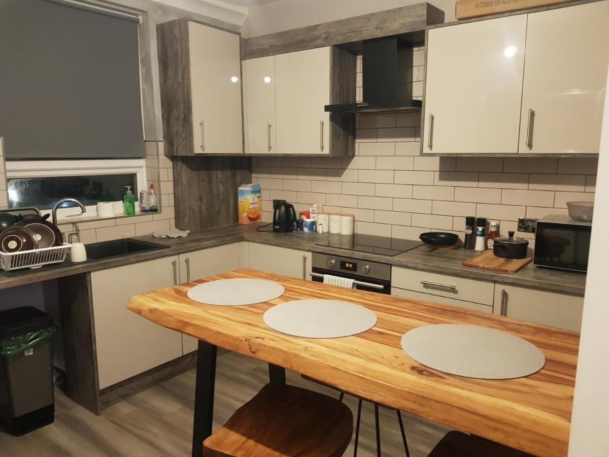 Highfields Living - All Rooms Ensuite- Free Wifi- Free Local Parking Шефилд Экстерьер фото