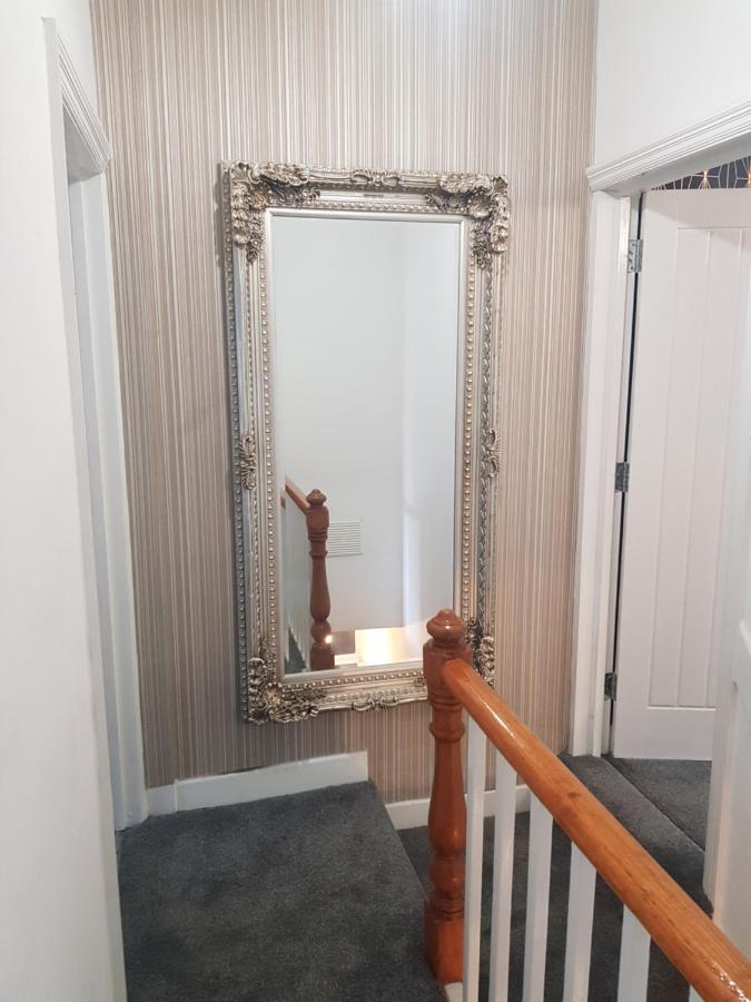Highfields Living - All Rooms Ensuite- Free Wifi- Free Local Parking Шефилд Экстерьер фото