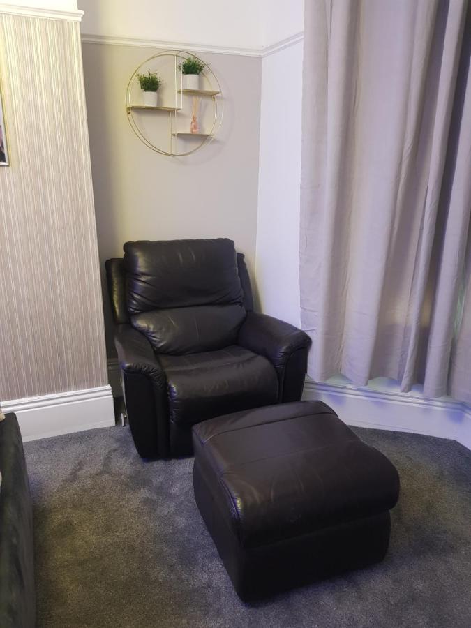 Highfields Living - All Rooms Ensuite- Free Wifi- Free Local Parking Шефилд Экстерьер фото