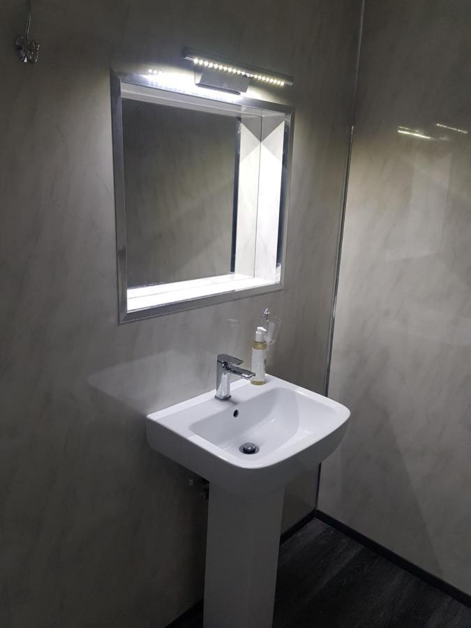 Highfields Living - All Rooms Ensuite- Free Wifi- Free Local Parking Шефилд Экстерьер фото
