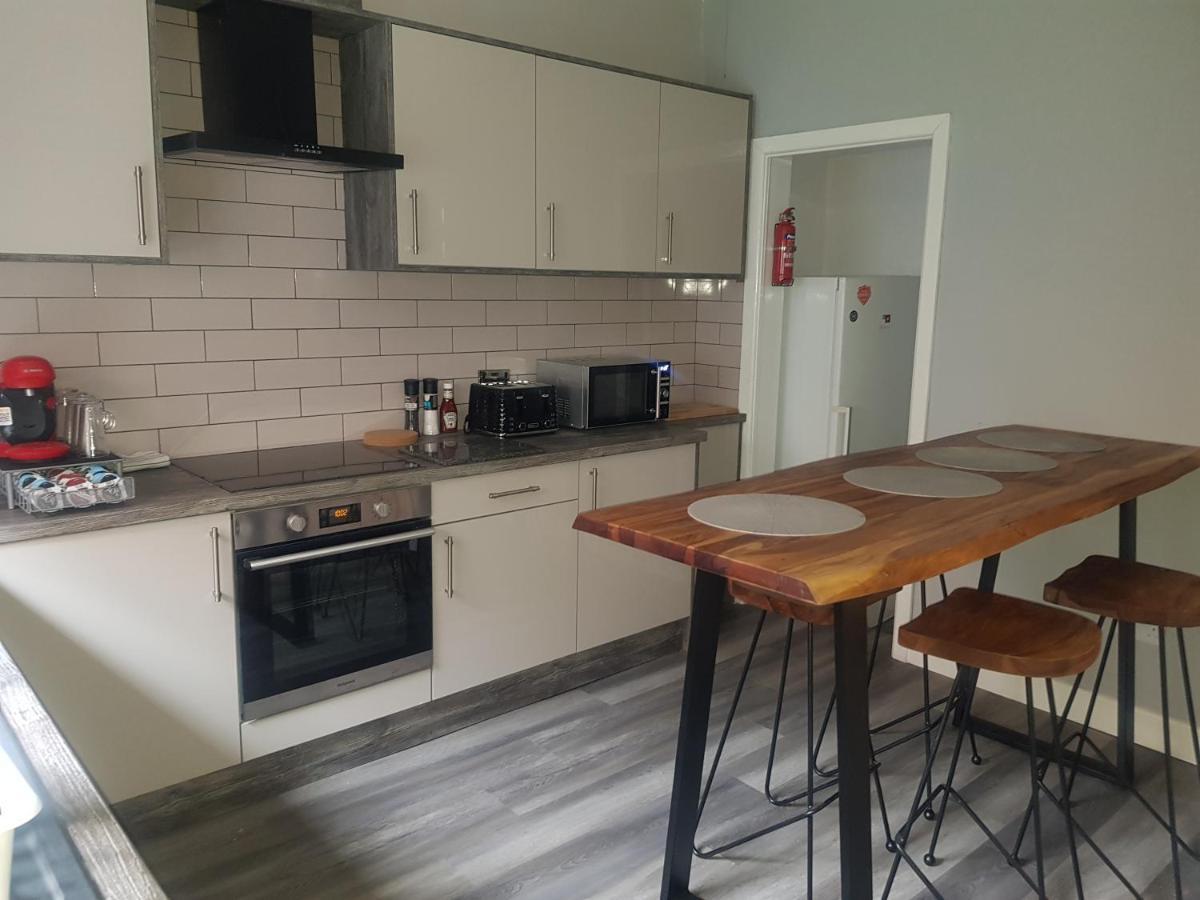 Highfields Living - All Rooms Ensuite- Free Wifi- Free Local Parking Шефилд Экстерьер фото