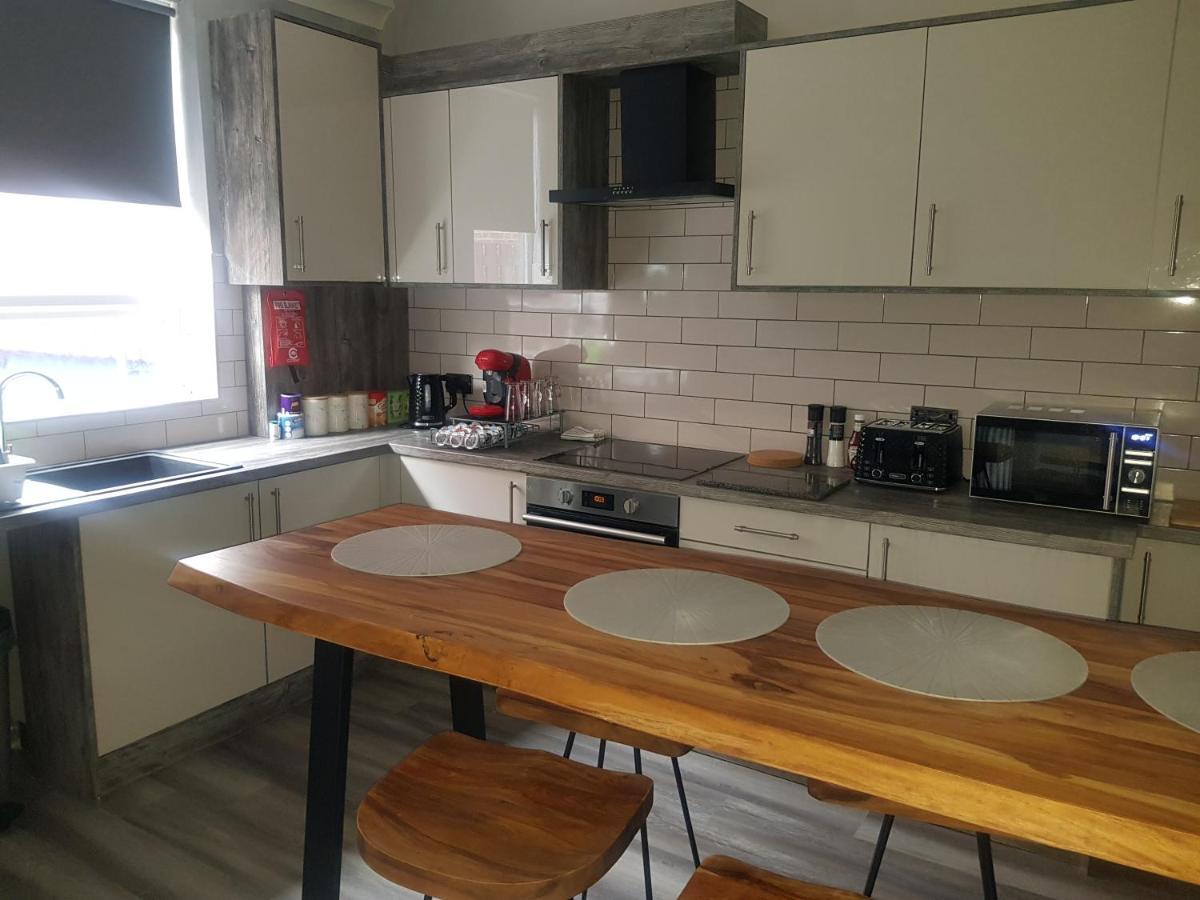 Highfields Living - All Rooms Ensuite- Free Wifi- Free Local Parking Шефилд Экстерьер фото