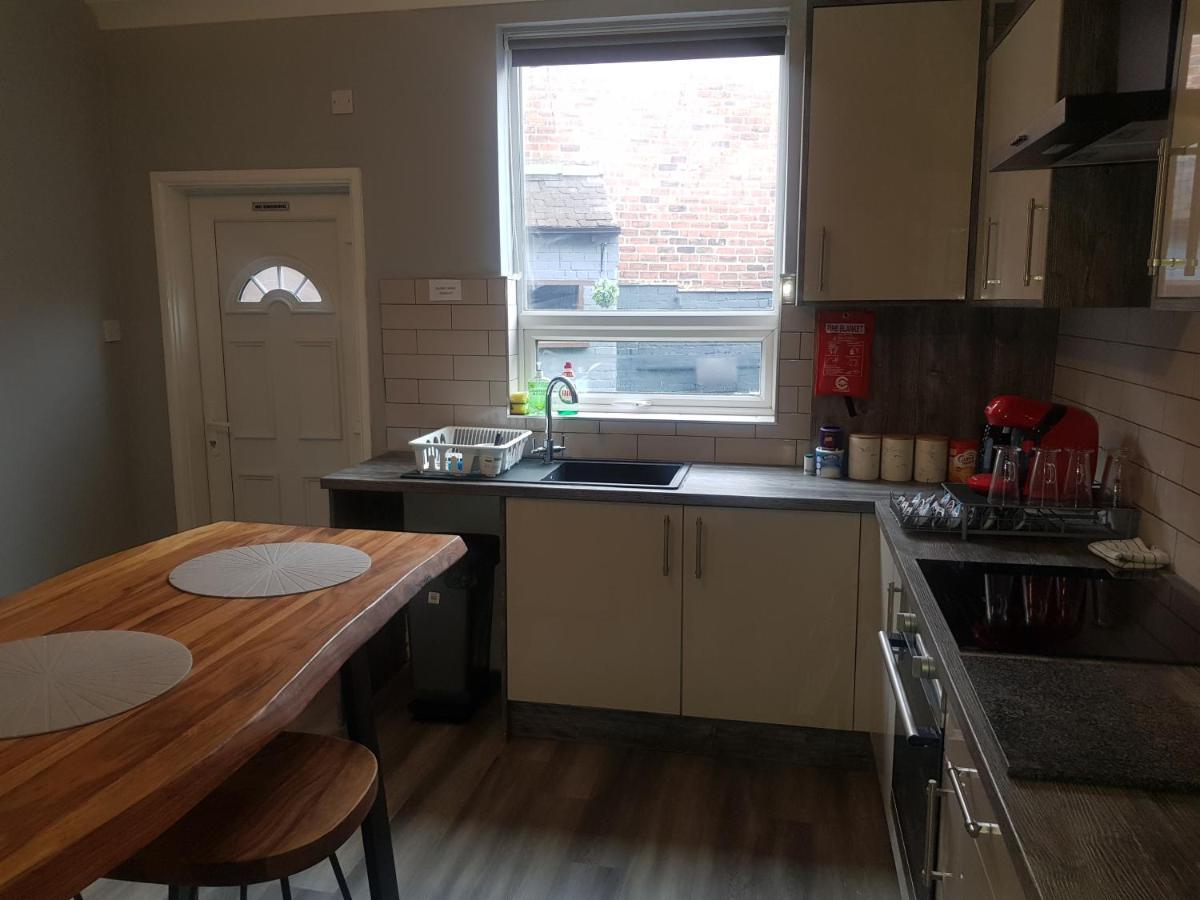 Highfields Living - All Rooms Ensuite- Free Wifi- Free Local Parking Шефилд Экстерьер фото